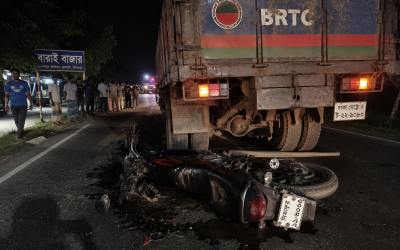 ফুলবাড়ীতে দাঁড়িয়ে থাকা ট্রাকে মোটরসাইকেলের ধাক্কা, যুবক নিহত