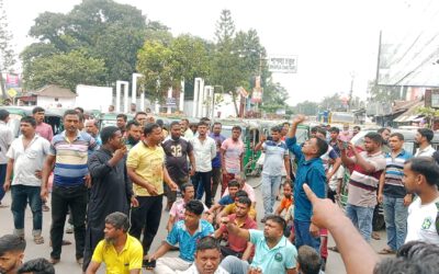 কুড়িগ্রামে সিএনজি চলাচলের অনুমতির দাবিতে চালকদের সড়ক অবরোধ