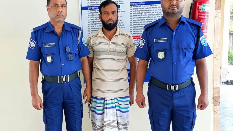 কাউনিয়ায় এনজিও কর্মীকে কুপিয়ে হত্যা,এক আসামি গ্রেফতার